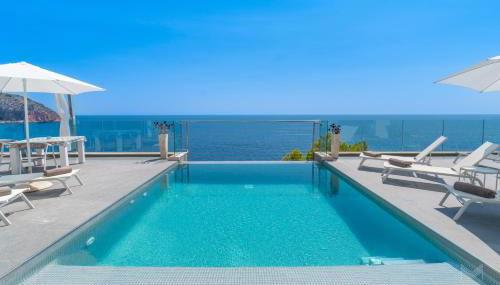 Can Ema, villa moderna con piscina frente al mar - Photo 2, sunbed