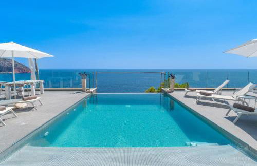 Can Ema, villa moderna con piscina frente al mar - Foto 25