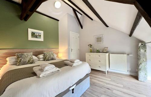 Quai du Val is a Charming Pet and Family Friendly Riverside Gite in Lehon close to Dinan Sleeps 7 - Photo 25