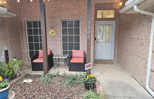 DFW Family Fun Retreat Game Room Pool Table Air Hockey Arcade Work Space Grill BBQ Firepit - Foto 10