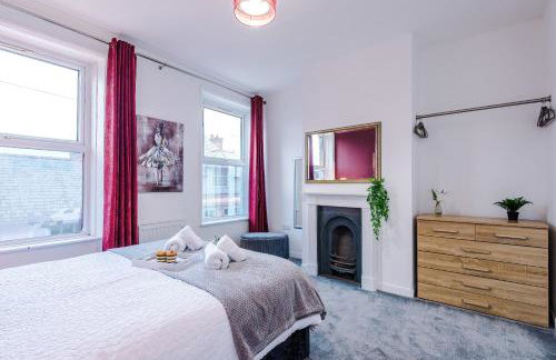 Charming Home in Chester by 53 Degrees Property, Ideal for Family Getaways, Central Location! - Foto 18