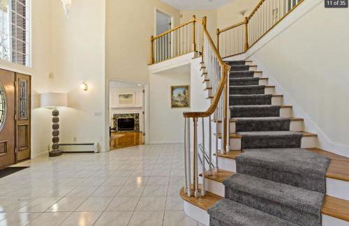 Entire Saunderstown Home with Pool - Foto 6