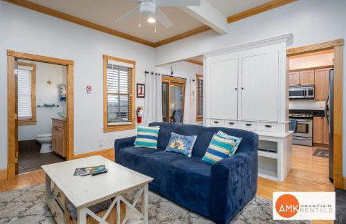 Lake Life Getaway - Condo near downtown! - Foto 11