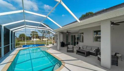 Sun-Soaked & Tranquil Getaway Relaxing Pool Area - Foto 1