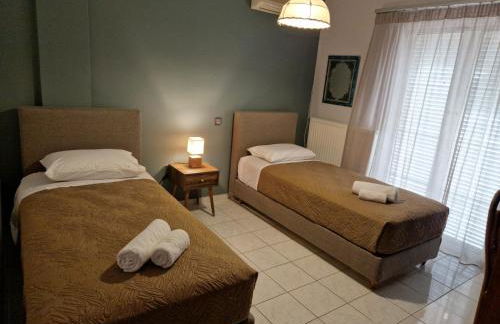 K for Karavomilos - Photo 28