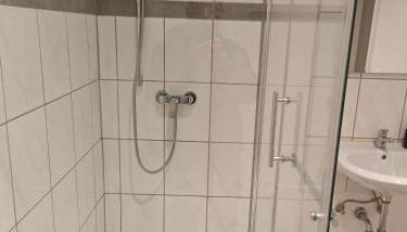 Exklusives Apartment in Geilenkirchen für 6 Personen mit Dachterasse und Wintergarten - Foto 5, Shower