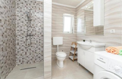 7 Bedroom Awesome Home In Polaca - Foto 45