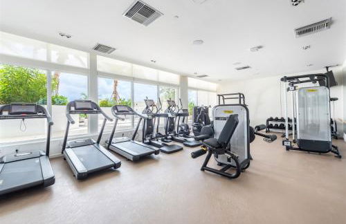 Tiffany Hazel - Rooftop Pool, Gym, & Walk to Beach - Foto 22