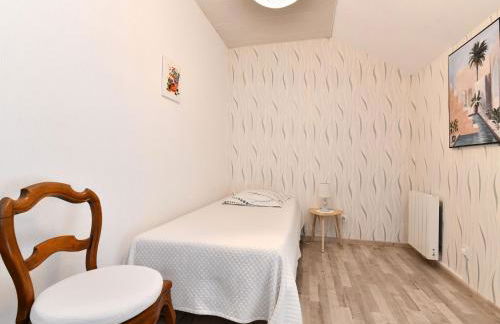 Gîte convivial avec terrasse abritée, 3 chambres, cuisine équipée, espace détente, proche autoroutes et pistes cyclables. - FR-1-744-6 - Foto 26