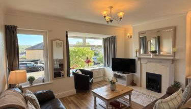 Canalside walks Riddlesden Local to Skipton Ilkley Haworth & Keighley Worth Valley Railway - Foto 2