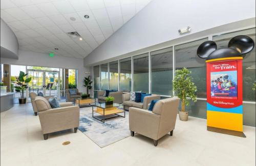 Stylish 3 bd townhouse near Disney with private pool. - Photo 48