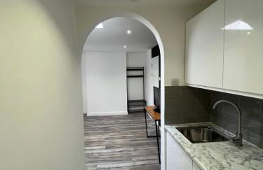 Yugogo One-Bedroom Apartment 37 London Road - Photo 25