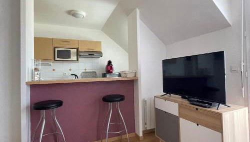 L'air marin Apt avec belle terrasse vue dégagée séjour lumineux 10 mn à pied mer et centre Port en Bessin, tous commerces et restaurants, proche Bayeux et Omaha Beach - Photo 4