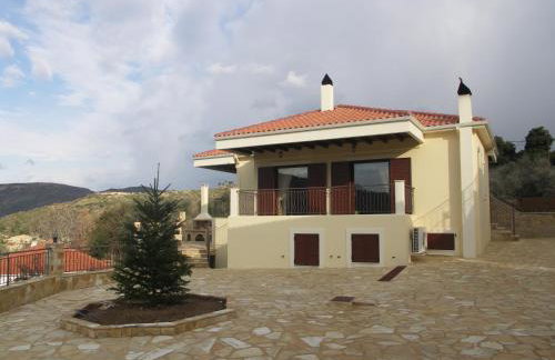 Kallisti Ξενώνας Διακοπτό-Καλάβρυτα - Foto 1