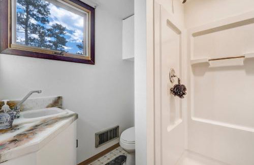 The Stone Lodge - Sleeps 15 - Hot Tubs - Game Room - Foto 35