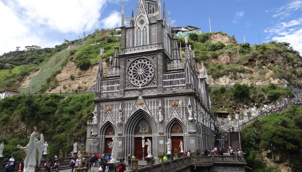 Excursión al santuario de Las Lajas y Tulcán - Foto 2, Fachada del santuario de Las Lajas