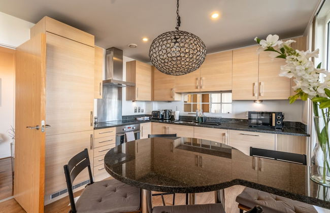 Modern Comfort: Stratford 3BR Duplex - Foto 12