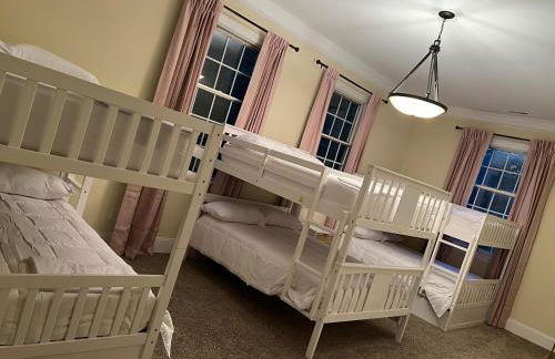 Beautiful River front home with private pool - Foto 39