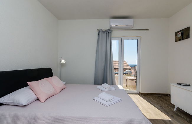 Apartments Life - Photo 8