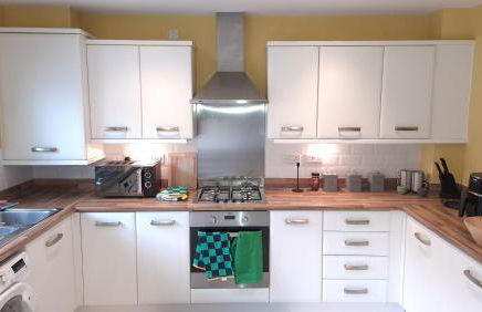 Tropical Sun Homes - Beautiful spacious 3 bed home in a serene environment with free parking for 2 cars - Foto 22