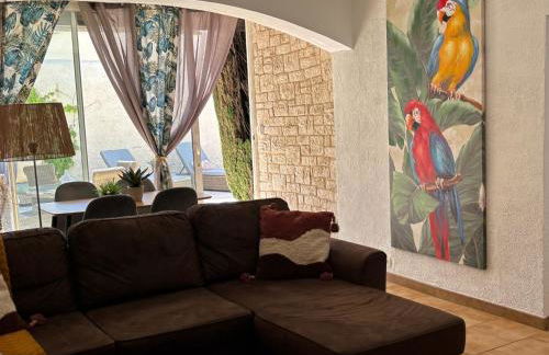 Logement cosy avec piscine ,parking et jardin - Photo 31