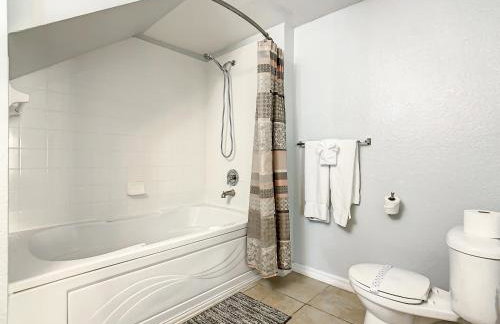 4 Bedroom Townhouse in a Gated Resort! - Foto 18