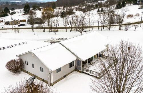 Home with Large Yard 8 Mi to Holiday Valley Resort - Foto 28