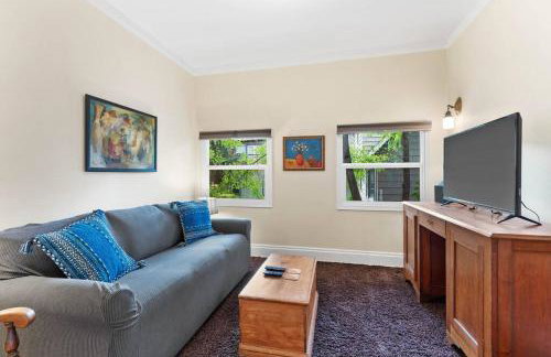 3BR Home Large Kitchen Mins To DwnTwn - Photo 22