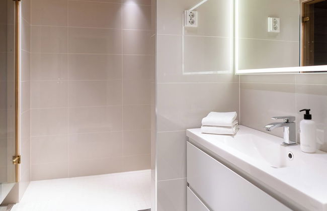 Luxurious 3-Br Apt with Balcony - Foto 12