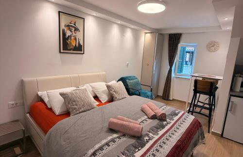 La Casa di Varos Old Town Apartments - Photo 1