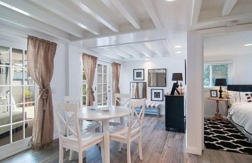 Remodeled Beach Bungalow, Block to the Beach - Photo 10