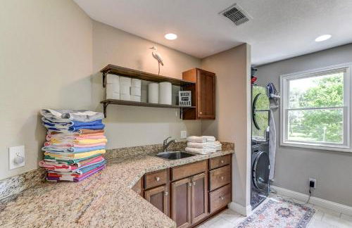 The San Bernard River waterfront provides private access to a spa, boat ramp, and jet skiing - Photo 30