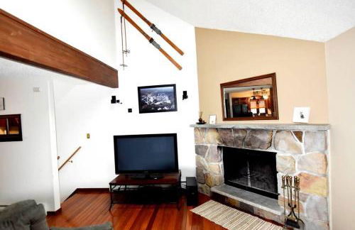 Ski-In Ski-Out Camelback Village Townhouse - 100 YDS From The Mountain - Foto 2