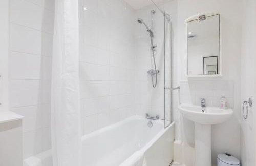 Lovely 2 bedroom apartment - ideal location - Photo 11