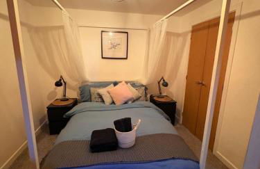 2 bedroom 2 bathroom ground floor apartment in central location - Foto 16