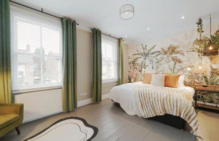 London Acton - hot tub, cinema, games & arcade - Foto 23