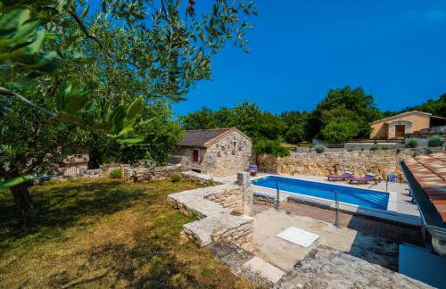 LUXURY VILLA ON SPACIOUS PRIVATE PROPERTY - Photo 63