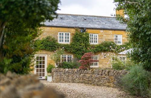 Wisteria Cottage , Pretty Cotswold Cottage close to Chipping Campden - Photo 1