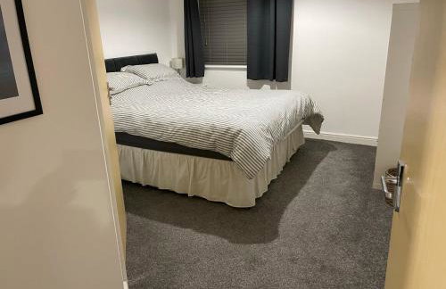 Large 2 bedroom apartment, 4 beds one 1 en-suite, Free parking Nr Chelt Elmore and Quays - Foto 9