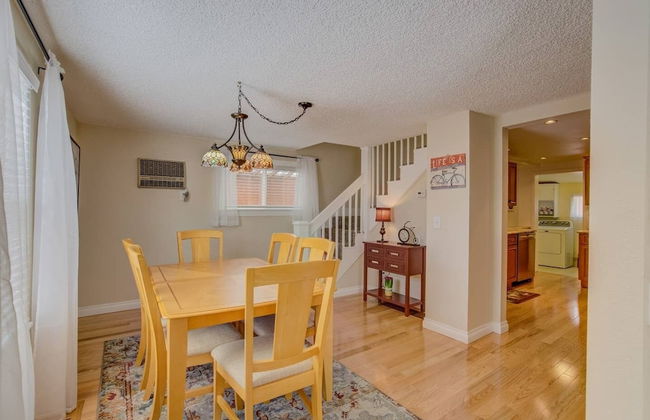 3 Bedroom Downtown with Firepit - Photo 15