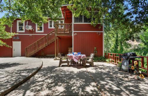 Cozy Riverfront Cabin Just Steps to the Russian River with Beach Access & Wood Stove - Foto 58