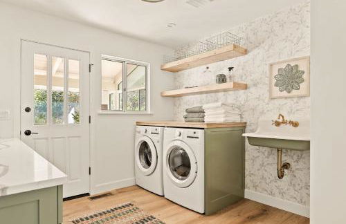 The Lilypad - 2 Master Bedrooms & Game Room - Foto 83