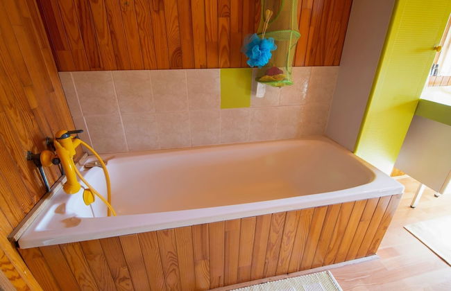 Charming Holiday Home in Houyet Near Forest - Foto 15