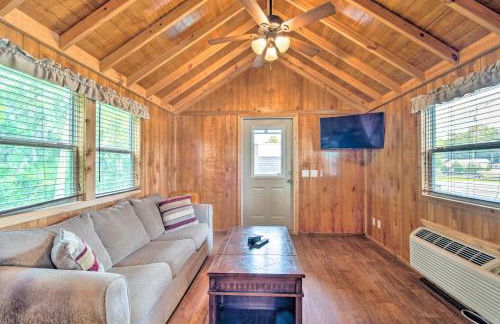 Welcoming Home Unit 6, On-Site River Access! - Foto 6