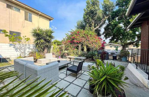 Bright 2-BR Home Near LAX with Shared Yard - SH2-LAD - Foto 5