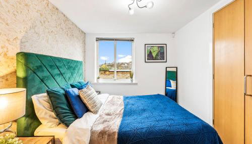 30 percent off! Stylish 2 Bed 2 Bath Abode with Parking - Foto 3