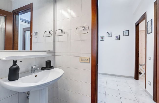 Cozy 2-Bedroom Flat with Balcony - Foto 34