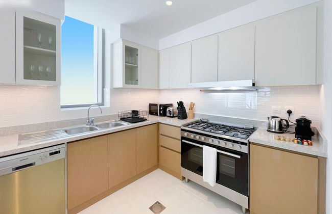 Lavish Living Along the Dubai Creek - Photo 13