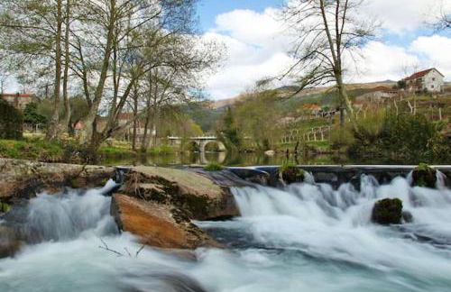 Charming Country House in Riba de Mouro, Fireplace - Foto 22