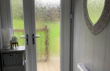 7F Cwtch Cymru Lodge, Caer Beris Holiday Park - apologies commercial vehicles not allowed on site - Foto 21